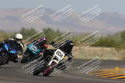 media/Sep-30-2023-SoCal Trackdays (Sat) [[636657bffb]]/Turn 4 (945am)/